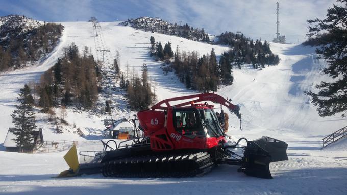 Na Krvavcu so z novim snežnim teptalcem, vrednim več kot pol milijona evrov, okrepili snežno službo. | Foto: A. T. K.