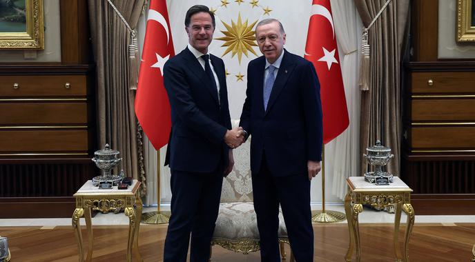 Rutte na srečanju z Erdoganom tudi o vojni v Ukrajini