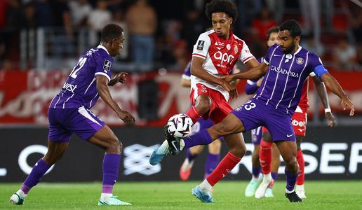 Monaco ostaja neporažen, Slovenec še čaka na debi