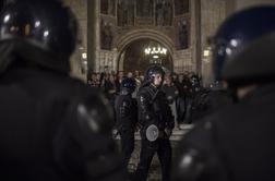 Konec drame v Zagrebu: vojni veterani se umikajo z Markovega trga (foto in video)