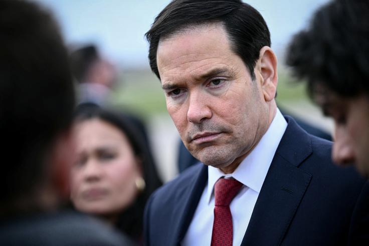 Hormuška ožina se bo znova odprla na tak ali drugačen način, je v ponedeljek ocenil zunanji minister ZDA Marco Rubio. | Foto: Reuters