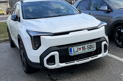 Slovo poceni motorjev, vse se draži, električni pa v Sloveniji do novega mejnika