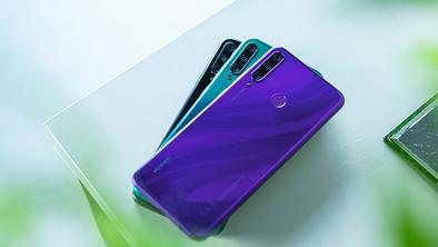 Pametni telefon, ki omogoča do 32 ur predvajanja videa