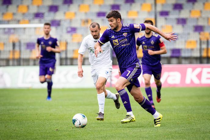 NK Maribor Nafta Ljudski vrt | Mariborčani so prve tri točke vknjižili, ne da bi stopili na zelenico. | Foto Blaž Weindorfer/Sportida