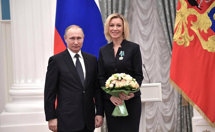 Marija Zaharova in Vladimir Putin | Foto: AP / Guliverimage