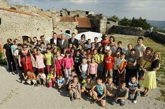 V okviru projekta Podari nasmeh na Debelem rtiču 55 otrok iz BiH