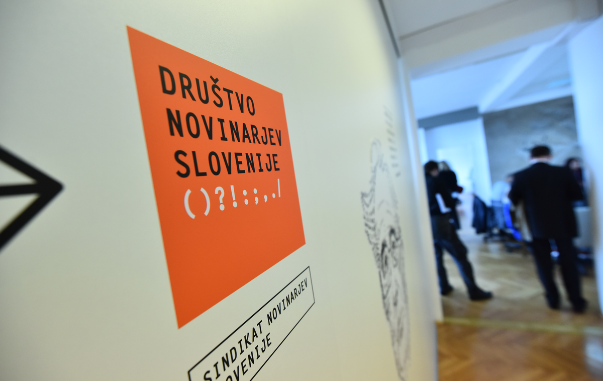 Društvo novinarjev Slovenije | Ponavljamo, da novinarji in mediji v Sloveniji nismo in ne moremo biti tarča takšnih oblastnih podrejanj," so sporočili iz DNS. | Foto Tamino Petelinšek/STA