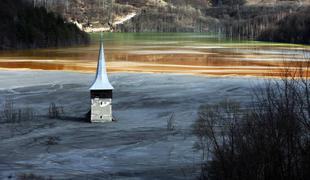 Morilska voda in uničena življenja: eno najnevarnejših jezer v Evropi