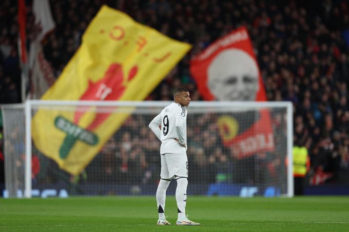 Kylian Mbappe je na Anfieldu zaigral na svojem najljubšem igralnem položaju, na levi strani napada, a ni prepričal navijačev.  | Foto: Reuters