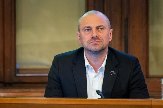 Blaž Brodnjak | "Nobenega dvoma ni, da naše poteze znova jasno potrjujejo naše ambicije: zagotoviti pošteno, pregledno in enakomerno obravnavo vseh delničarjev družbe Addiko," je v sporočilu za javnost zapisal Blaž Brodnjak. | Foto STA