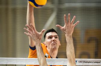 Izkušeni reprezentant in ACH Volley še lep čas z roko v roki