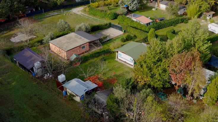 Lastniki lahko objekt v 15 dneh od prejema odločbe odstranijo sami in v tem primeru ne plačajo ničesar, če pa ga ne odstranijo sami, to stori mesto in lastnikom izda račun. | Foto: občina Umag