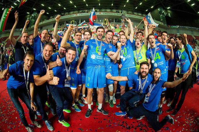 Slovenska odbojkarska reprezentanca je lani v Bolgariji na evropskem prvenstvu osvojila drugo mesto. | Foto: Vid Ponikvar