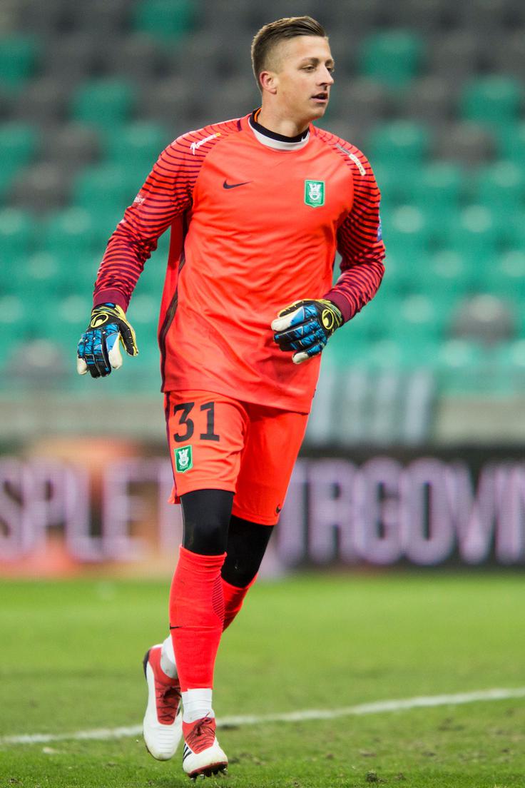 Aljaž Ivačič je pri 24 letih dočakal prvi reprezentančni vpoklic. Je prvi vratar Olimpije, ki je v tej sezoni prejela najmanjše število zadetkov v 1. SNL. Le 11 na 25 tekmah. | Foto: Urban Urbanc/Sportida