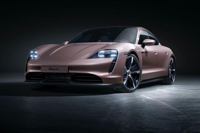 Porsche taycan | Vstopni model se bo imenoval taycan in bo od štirikolesno gnanega taycana 4S cenejši za 23 tisoč evrov. | Foto Porsche