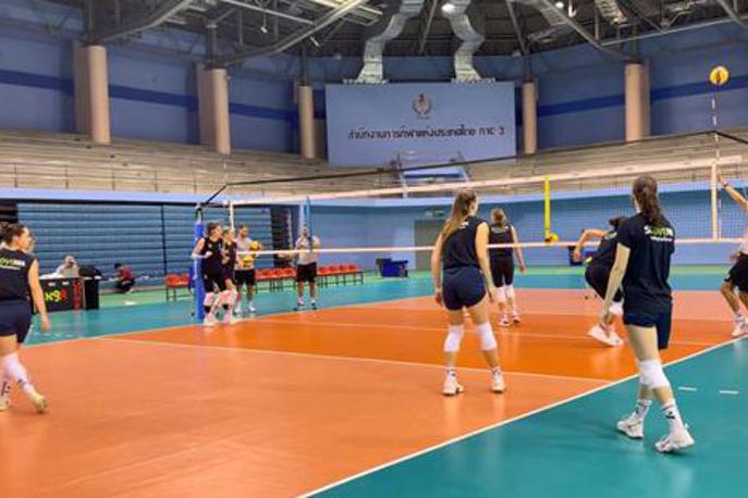 slovenska ženska odbojkarska reprezentanca | Slovenska ženska odbojkarska reprezentanca bo v prihodnjih dneh prvič igrala na svetovnem prvenstvu. Debi jo čaka v petek proti favoriziranim Američankam.