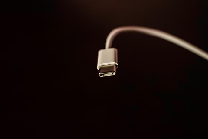 USB, USB-C | Nova pravila bi morala po prvotnem načrtu začeti veljati sredi letošnjega leta, a so izvajanje nekoliko zamaknili. | Foto Unsplash