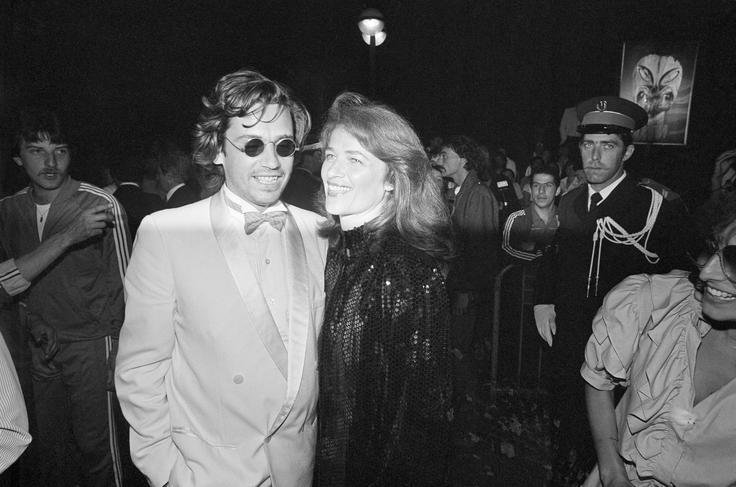 Britanska igralka Charlotte Rampling ob boku francoskega skladatelja Jeana-Michela Jarra v Cannesu leta 1982. | Foto: Guliverimage