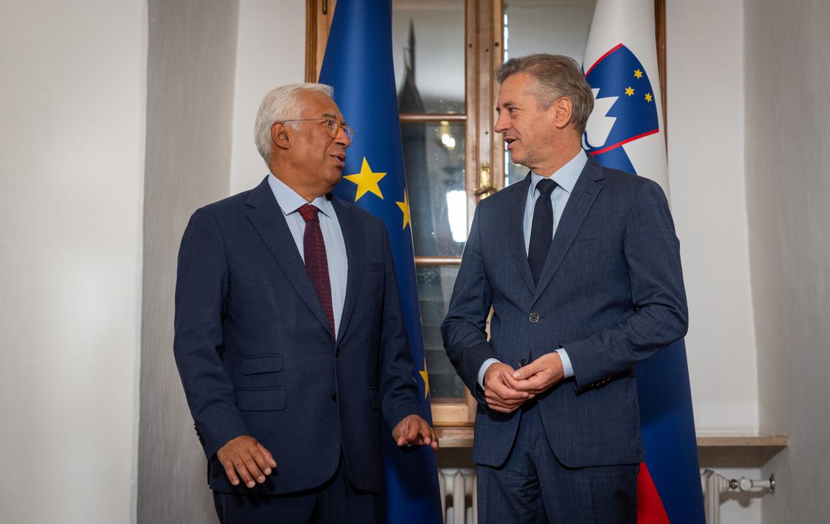Antonio Costa, Robert Golob | Predsednik Evropskega sveta, ki članice obiskuje v okviru priprav na prihodnja zasedanja Evropskega sveta, je dejal, da ga je premier seznanil s ključnima prednostnima nalogama Slovenije za prihodnje leto v okviru EU. To sta povečanje odpornosti in gospodarske konkurenčnosti. | Foto STA