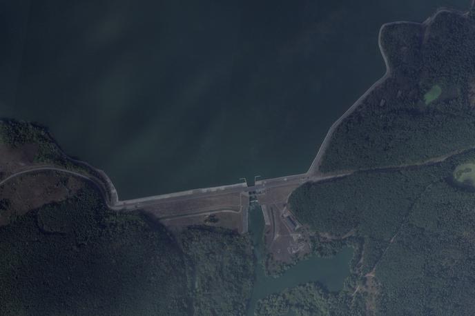 Jez v regiji Belgorod, Rusija | Poveljnik ukrajinske enote za brezpilotne letalnike Robert Brovdi je v nedeljo potrdil napade na jez. | Foto Reuters