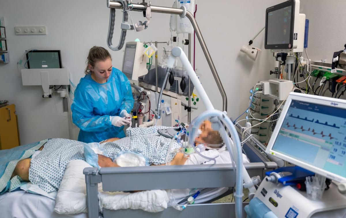 koronavirus oprema zdravstvo | Številni Slovenci so se v teh dneh angažirali, da bi v Slovenijo pripeljali težko pričakovano medicinsko opremo, a se pri tem zapleta.  | Foto Getty Images