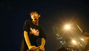 Kdo je najstnik z očali, ki vodi hongkonške proteste