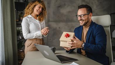 Ideje za najbolj priljubljena poslovna darila za zaposlene