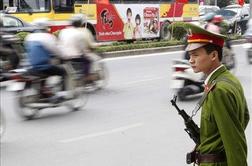 Vietnamski policisti ne smejo več nositi sončnih očal