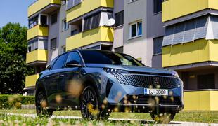 Peugeot kakovost svojih osebnih vozil potrjuje s standardnim sedemletnim jamstvom za vsa vozila v Sloveniji