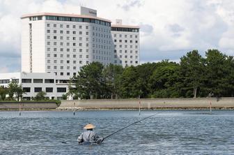 V japonskem hotelu, ki gosti Brazilce, izbruh koronavirusa