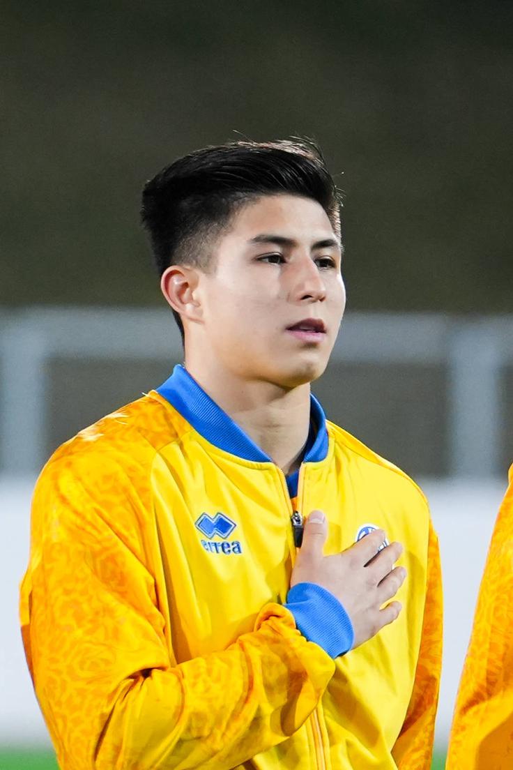 Dastan Satpajev je za člansko reprezentanco Kazahstana debitiral pri 16 letih, sedmih mesecih in osmih dneh ter poskrbel za odmeven rekord. V tej sezoni je v Ljubljani zatresel tudi mrežo Olimpije. | Foto: Guliverimage