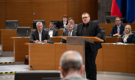 Maljevac po uspešno prestani interpelaciji ostaja minister za solidarno prihodnost
