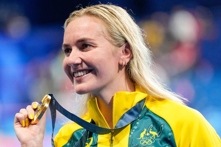 Ariarne Titmus z eno od svojih mnogih zlatih medalj. | Foto: Guliverimage