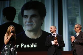 Berlinski zlati medved letos iranskemu režiserju Jafarju Panahiju