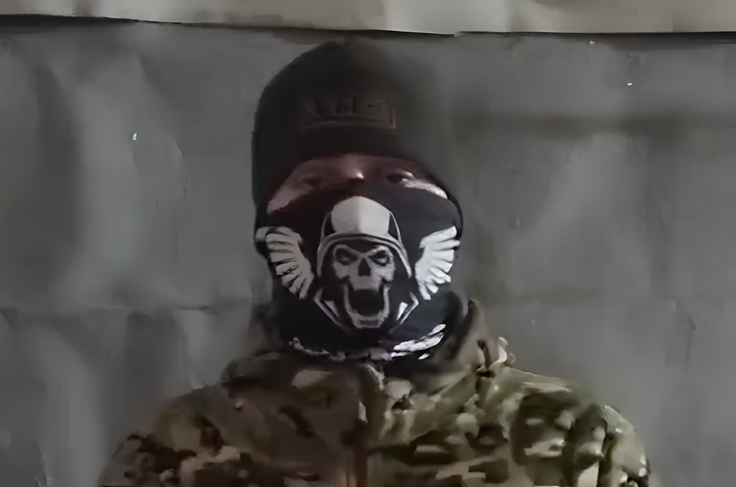 Neimenovani ruski vojak, znan le kot Inge, je v videoposnetku, ki naj bi nastal nekje na fronti v Ukrajini, zaradi omejevanja Telegrama z besedami "Kdor seje veter, žanje vihar" med vrsticami celo zagrozil Roskomnadzorju in posredno tudi ruskemu predsedniku Vladimirju Putinu. | Foto: Posnetek  zaslona