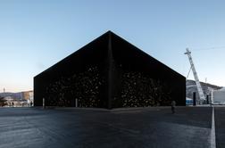 V Pjongčangu stoji najbolj črna stavba na svetu
