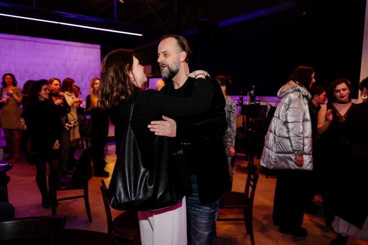 Uroš Fürst in Nejka Jevšek sta svoje razmerje potrdila na premieri predstave Voranc v ljubljanski Drami. | Foto: Mediaspeed