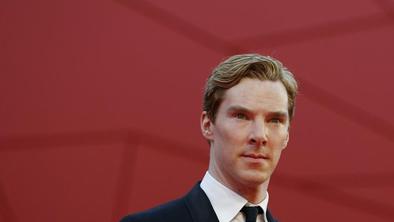 Benedict Cumberbatch s skrivnim posnetkom do vloge zmaja v Hobitu (video)