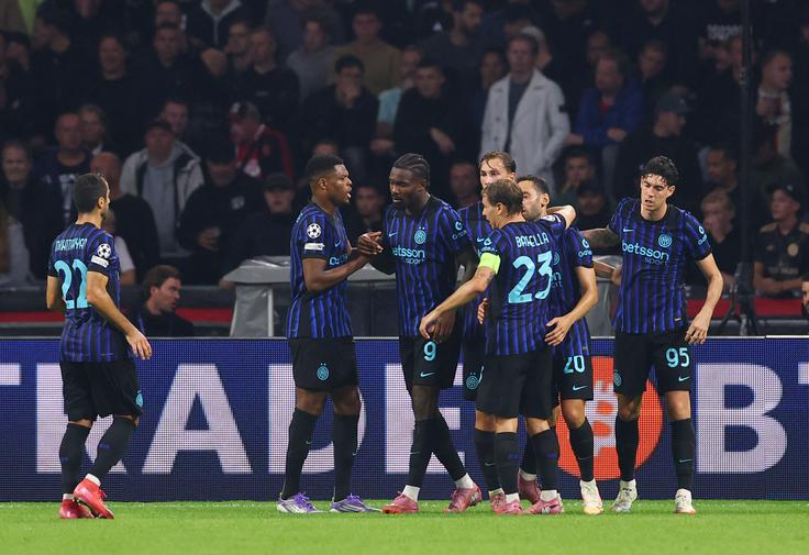 Marcus Thuram je na začetku drugega polčasa z drugim zadetkom podvojil prednost Interja v Amsterdamu. To je bil tudi končni rezultat. | Foto: Reuters