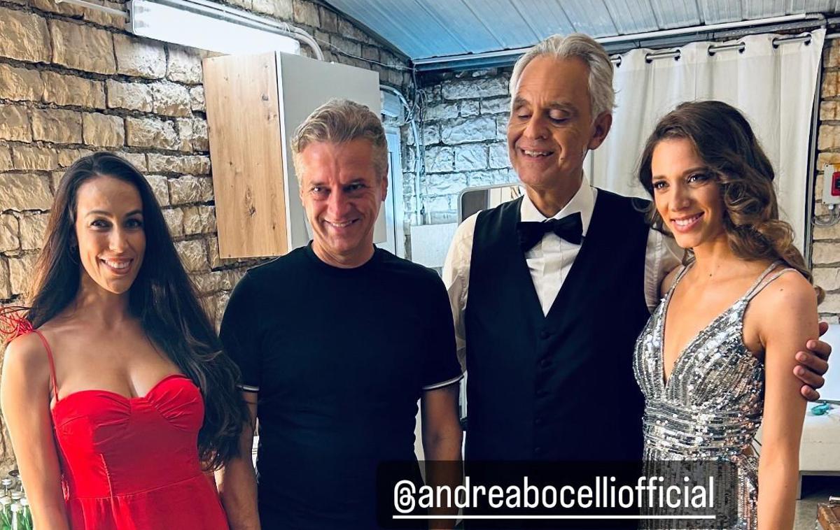 Gaber, Golob, Avsenik, Bocelli | Golob in Gaber na koncertu Andree Bocellija, na katerem je kot pop pevka nastopila tudi pevka Monika Avsenik (skrajno desno). | Foto instagram/anze.langus.petrovic