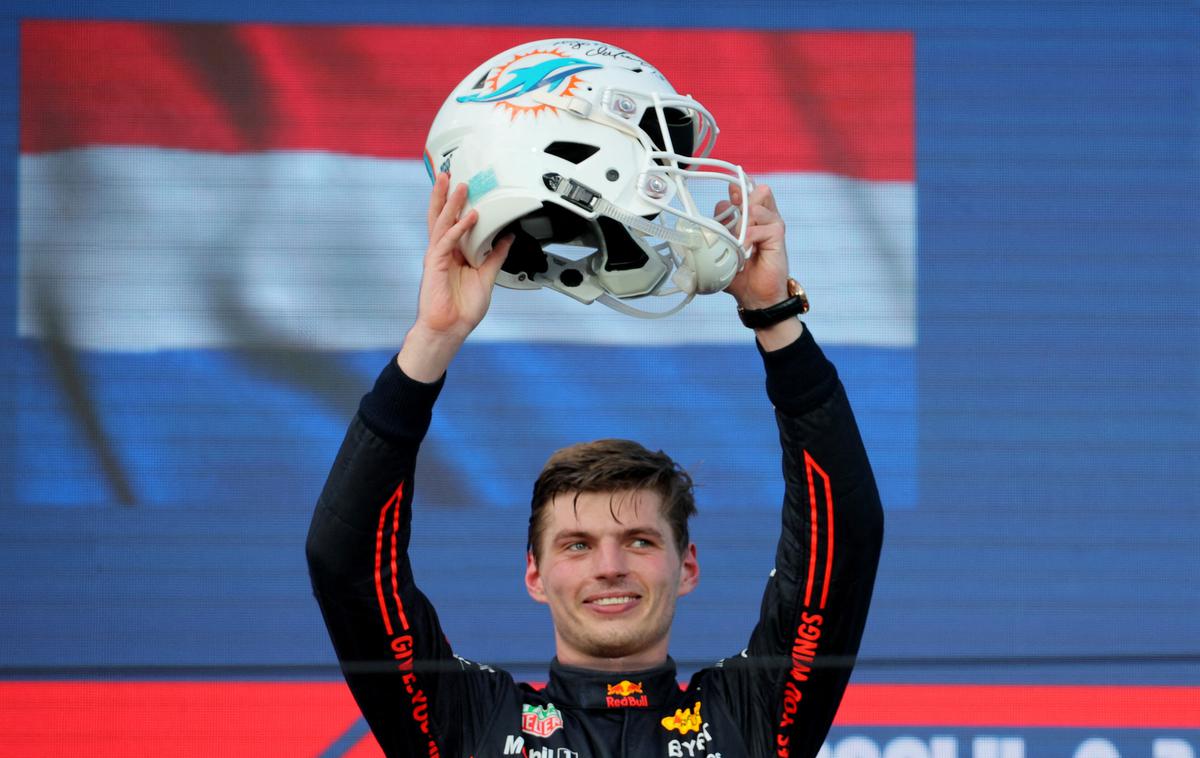 Miami Verstappen | Start VN Miamija je dobil Leclerc, a ga je v devetem krogu Verstappen prehitel. | Foto Reuters