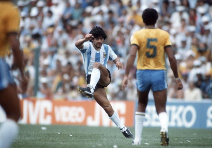 Diego Armando Maradona je navdušil z dvema zadetkoma proti Madžarski, na južnoameriškem derbiju pa se je spozabil in prejel rdeči karton. | Foto: Guliverimage/Getty Images