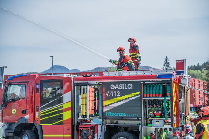 Gasilci, gasilska vozila | Vajo bosta izvedli Civilna zaščita Občine Brežice in Gasilska zveza Brežice. | Foto STA