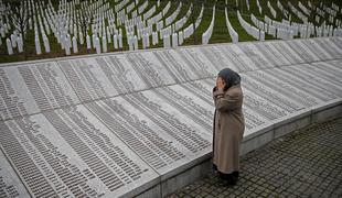 V Potočarih poklon žrtvam genocida v Srebrenici