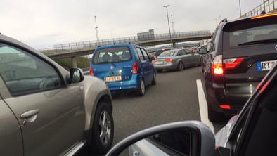 Gorenjska avtocesta je bila zaradi nesreče zaprta