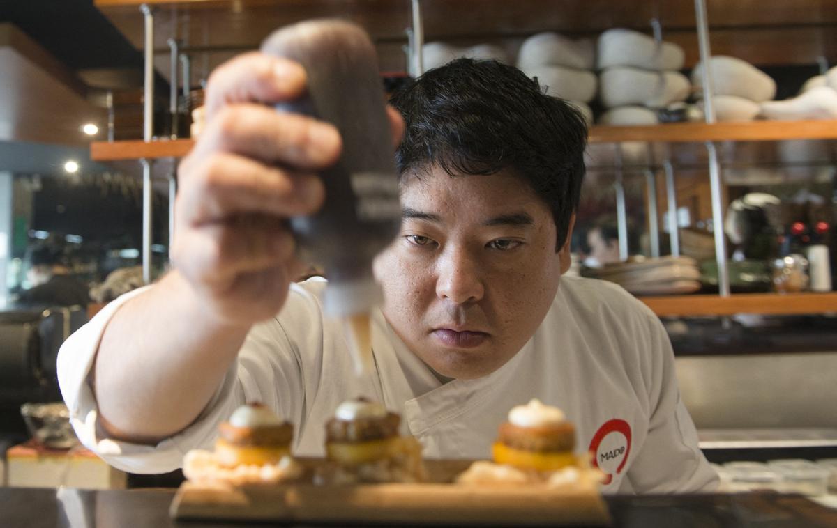 Maido | Mitsuharu Tsumura, kuharski mojster v restavraciji Maido v Limi, ki so jo letos razglasili za najboljšo na svetu | Foto Profimedia