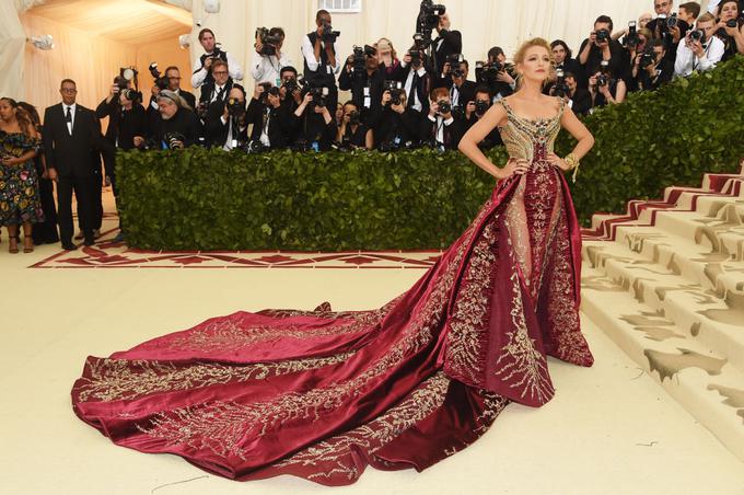 Na letošnjem Met Gala je nosila obleko znamke Versace, nakit  Lorraine Schwartz in čevlje Christian Louboutin. | Foto: Getty Images