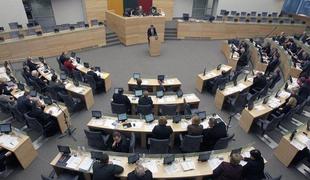 Litvanski poslanci bodo v parlamentu lahko pili alkohol