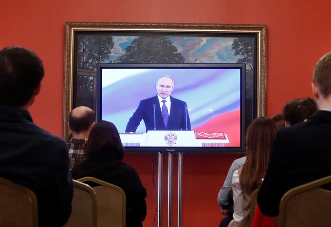 Putinovo prisego so spremljali številni svetovni mediji. | Foto: Reuters