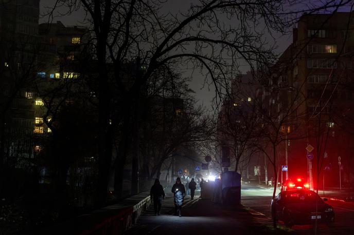 Ukrajina | Tarči ruskih napadov z droni sta bili ponoči tudi regiji Kijev in Dnipropetrovsk. | Foto Reuters
